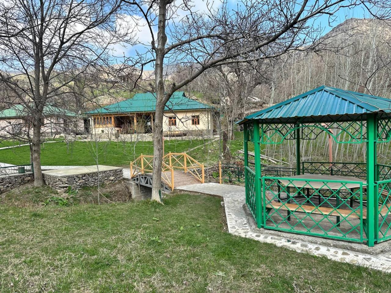 Hayat Guesthouse Nuratau Mountain Yukary-Ukhum 外观 照片