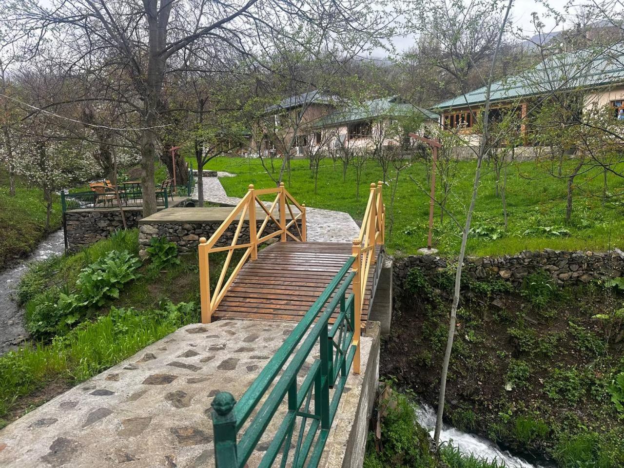 Hayat Guesthouse Nuratau Mountain Yukary-Ukhum 外观 照片