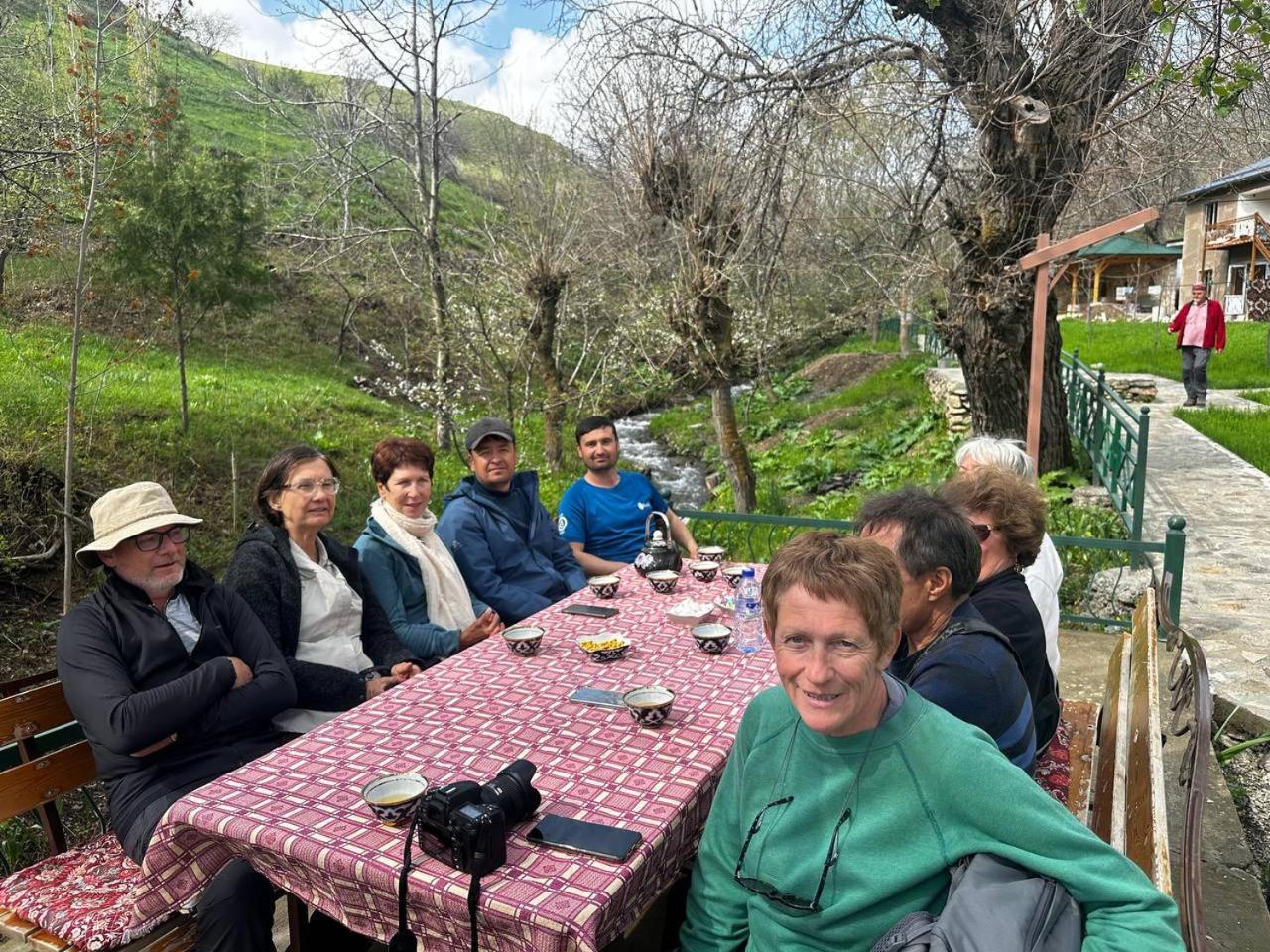 Hayat Guesthouse Nuratau Mountain Yukary-Ukhum 外观 照片