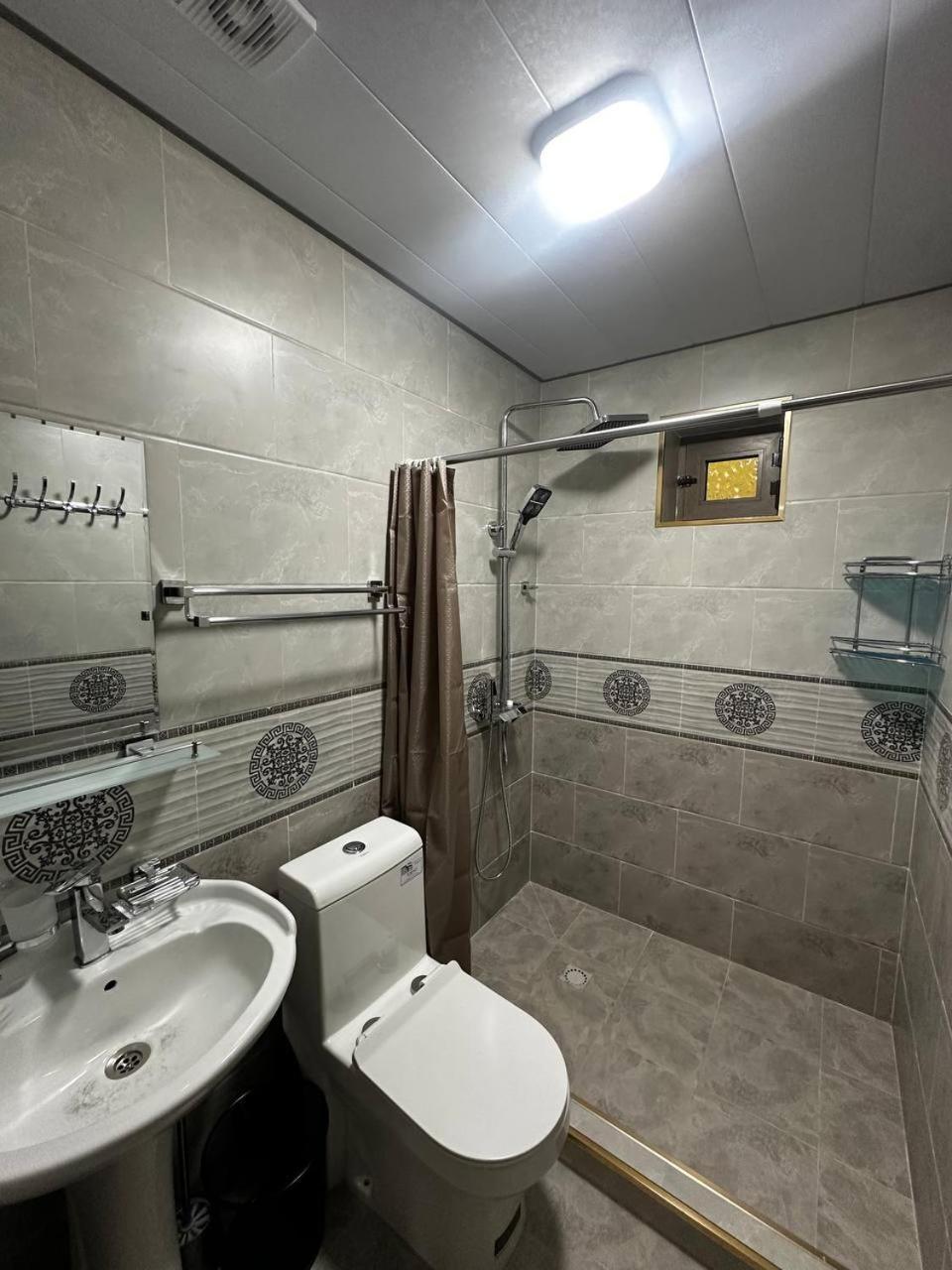 Hayat Guesthouse Nuratau Mountain Yukary-Ukhum 外观 照片